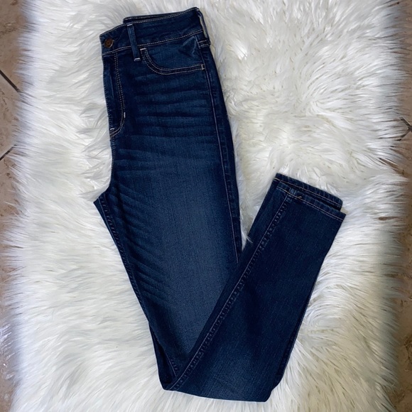 Holister Jeans - Picture 6 of 6